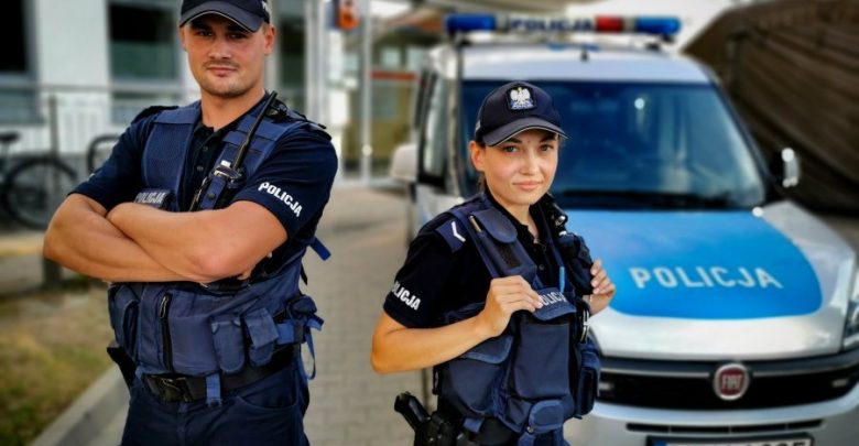 Halo? Moja żona rodzi w aucie, zróbcie ścieżkę na szpital! Policja wysłała eskortę (fot.policja)