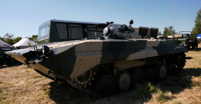 Transportery opancerzone i zabytki z pola bitwy. Piknik Militarny w Wojkowicach