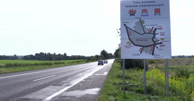 Ruszyła pomoc psychologów dla rodzin ofiar oraz uczestników wypadku, do jakiego doszło w sobotę na DK 88