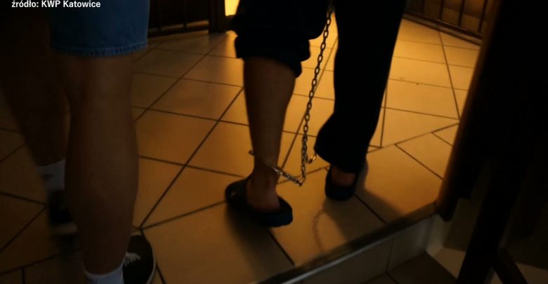 Atak nożownika w Bytomiu! Zaatakował 38-latka przed pawilonem handlowym