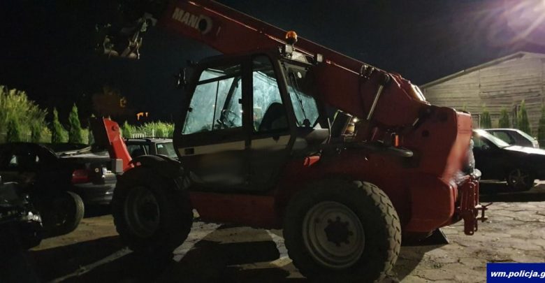 Maszyna budowlana stoczyła się na 3-letnie dziecko. Chłopiec zginął na miejscu (fot.Policja Warmińsko-Mazurska)