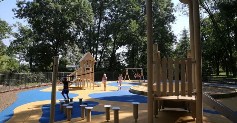 Rybnik: Frajda dla najmłodszych. Na terenie Parku im. Henryka Czempiela powstał nowoczesny plac zabaw (fot.UM Rybnik)