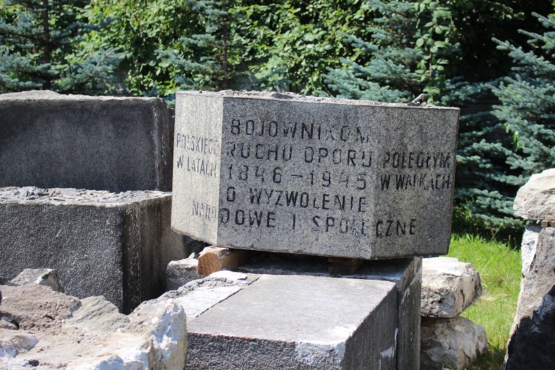 Bojownikom Polskiego Ruchu Oporu. Pomnik w kawałkach przyjechał do Rudy Śląskiej (fot.UM Ruda Śląska)