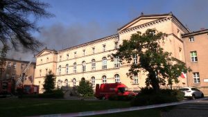 Pożar szkoły przy klasztorze w Lublińcu: Ogień opanowany, straty są ogromne!
