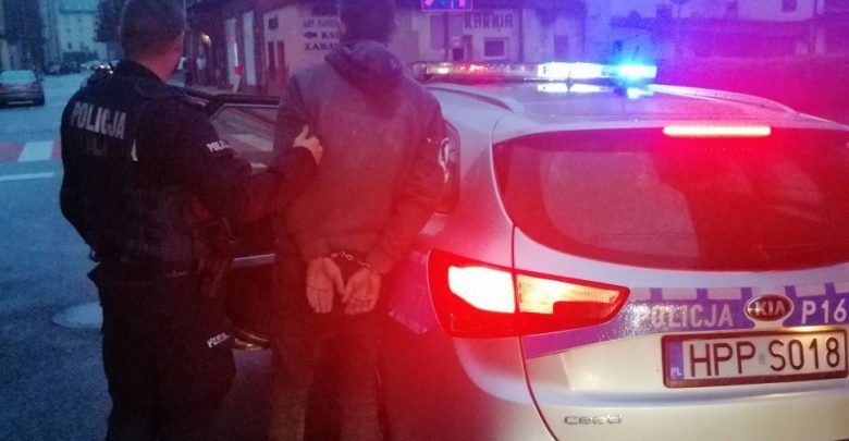 Śląskie: Swoich ofiar szukali na portalach erotycznych. 4 osoby aresztowane (fot.Śląska Policja)