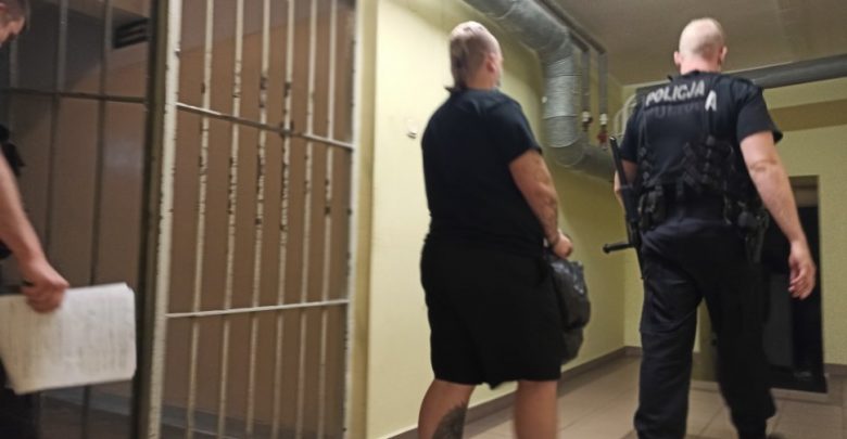 Zabrze: Zaatakowała nożem syna znajomej. Kobieta usłyszała zarzut usiłowania zabójstwa 15-latka (fot.Śląska Policja)