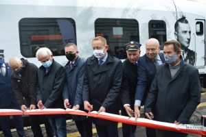 Major HUBAL ma swój pociąg! Można już pojechać „Hubalczykiem” źródło: http://www.muzeumopoczno.pl