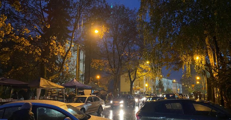 Katowice, Sosnowiec, Gliwice: Dantejskie sceny pod cmentarzami! Wszyscy ruszyli na groby po decyzji premiera! (fot.Bartosz Bednarczuk)