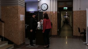 Żadna gmina nie wyklucza, że wkrótce będzie trzeba całkowicie zamknąć urzędy dla petentów. Tak jak było to już wiosną