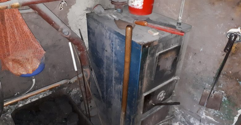W Jaworznie strażnicy miejscy rozpoczęli kontrolę pieców. Sprawdzają też posesje. Fot. Straż Miejska w Jaworznie