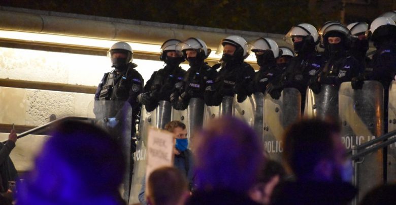 Interwencja wobec posła Macieja Kopca podczas strajku w Katowicach. Co mówi policja? (fot.Śląska Policja)