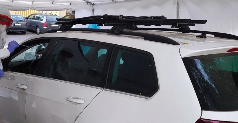Można zrobić test na koronawirusa bez wysiadania z auta. Nowy punkt drive thru w Dąbrowie Górniczej (fot.UM Dąbrowa Górnicza)