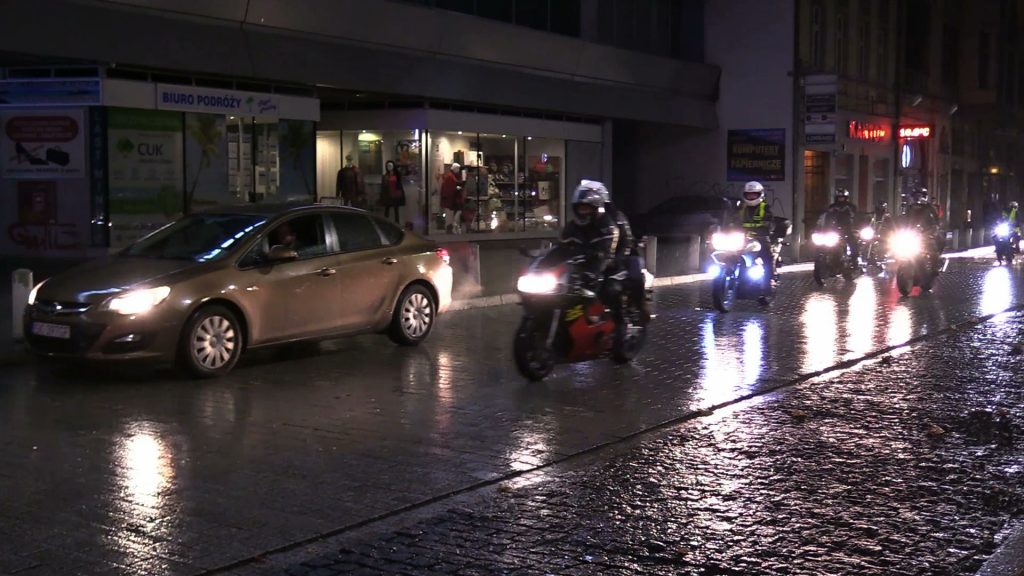 Niewielu uczestników protestu w Katowicach. Strajk Kobiet przeszedł ulicami miasta