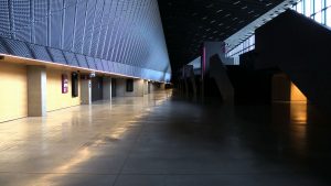 Rusza budowa szpitala tymczasowego w Katowicach. Wkrótce ta hala zapełni się łóżkami.