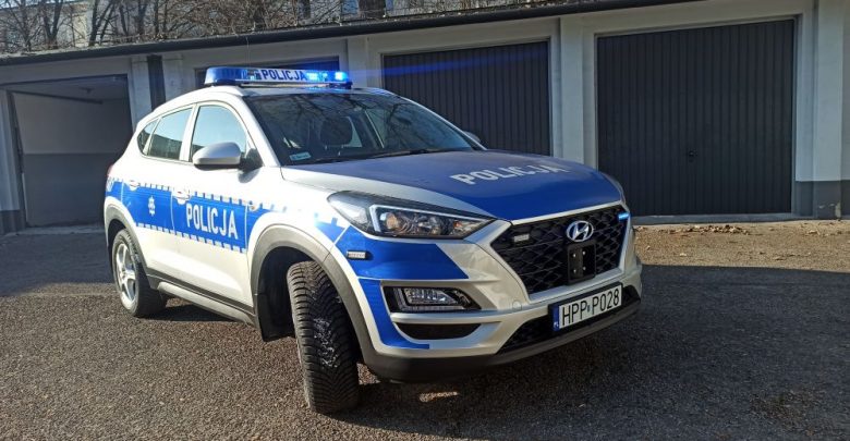 Teraz nawet po bezdrożach ciężko będzie uciec piekarskim policjantom. Bo dostali właśnie niezłego SUV-a w policyjnych barwach (fot. UM Piekary Śląskie)