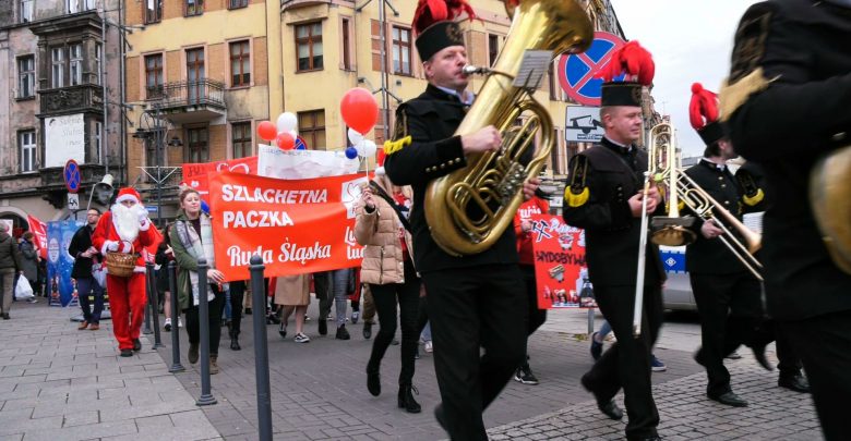 Baza potrzebujących rodzin programu Szlachetna Paczka została otwarta. W tegorocznej dwudziestej edycji akcji, w woj, śląskim udział weźmie 800 wolontariuszy. Mają dotrzeć z pomocą do ponad 3000 rodzin