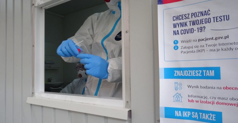 Jak informuje Szpital Miejski nr 4 w Gliwicach, mobilny punkt badań w kierunku SARS-CoV-2 przy ulicy Zygmunta Starego 20 będzie służył większej liczbie pacjentów (fot.SMnr4 w Gliwicach)