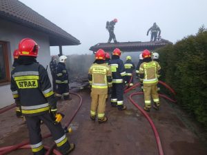 To marzenie niejednego miłośnika klasyków. Piękne, stare Volvo. Dwa egzemplarze coraz rzadszych Volvo PV 544 spłonęły w pożarze w Bielsku-Białej (fot.Waszym Okiem - Radio Bielsko)