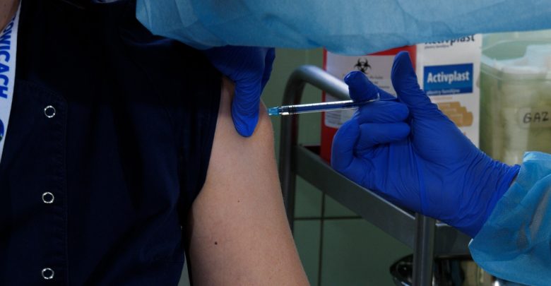 Szczepienia przeciwko Covid-19 poza kolejnością. Jakie jest stanowisko WUM w tej sprawie?