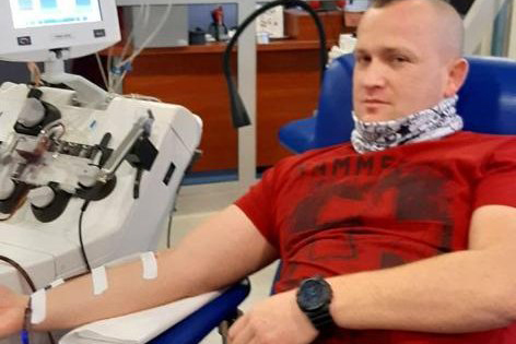 Bierzcie przykład z tego policjanta drogówki! Dzięki niemu komuś uda się uratować życie. Fot. KMP Bytom