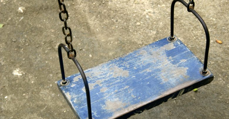 60-letni zwyrodnialec miał zgwałcić 15-latkę. Usłyszał już zarzuty. (fot.freeimages.com)