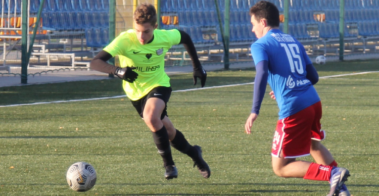 Skrzydłowy Akademii Piłkarskiej Rozwoju Katowice, występujący na co dzień w zespole Centralnej Ligi Juniorów U-15, został powołany przez PZPN na styczniowe zgrupowanie w ramach programu Talent Pro (fot. Rozwój Katowice)