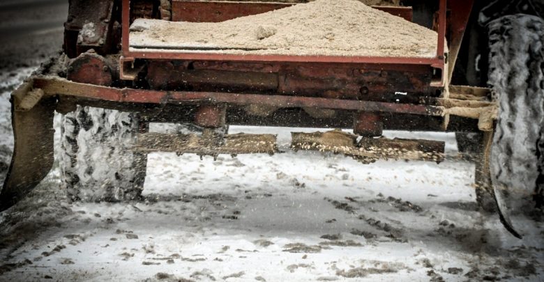 Kompletnie pijany obsługiwał pługopiaskarkę. Był odpowiedzialny za trasę ekspresową (fot..policja lubuska)