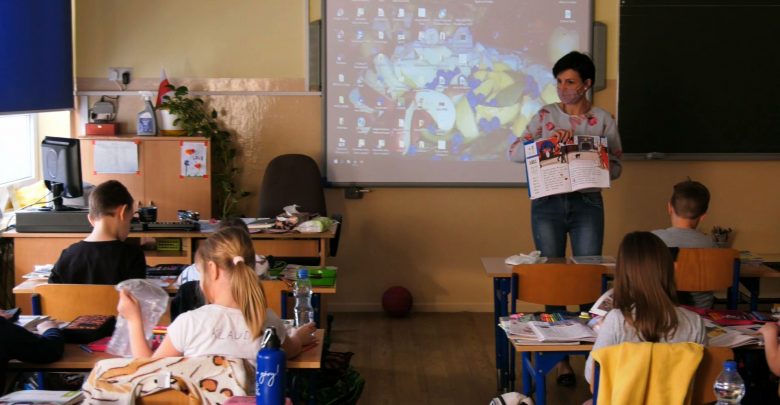 Dzieci z klas 1-3 znowu mają lekcje w szkołach. Cała reszta ma nadal zajęcia online