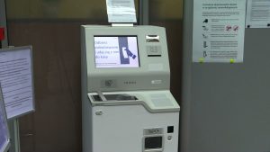 Takie automaty NBP uruchomił w 16 wojewódzkich placówkach w całym kraju