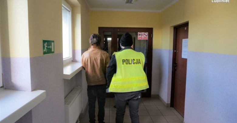Śląskie: Namalował na kościele starożytne znaki Marsa i Venus. Grozi mu 8 lat więzienia (fot.Śląska Policja)
