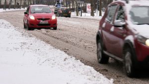 Kolejny, poważny atak zimy sparaliżował drogi w całym województwie. Mróz, intensywne opady śniegu i wiatr powodowały potężne korki