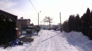 Przedstawiciele PGNiG Termika mówią, że mimo szczerych chęci i faktu, że ciepło byłoby pociągnięte z sąsiednich bloków, to podłączenie 13 domów jednorodzinnych, jest nieopłacalne