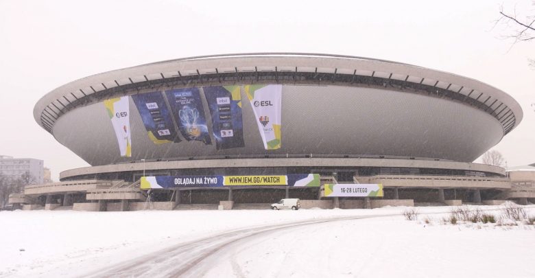 "Ej, ale tu nikogo nie ma!" W Spodku i MCK w Katowicach ruszył Intel Extreme Masters 2021. W tym roku tylko online