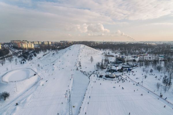 Sosnowiec: Ruszają wyciągi na Górce Środulskiej (fot.ArmadieDron)
