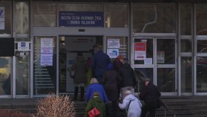 Nie wszyscy nauczyciele chcą się szczepić, a przynajmniej niekoniecznie szczepionką firmy Astra Zeneca. Mimo to statystyki w województwie śląskim wyglądają na razie przyzwoicie