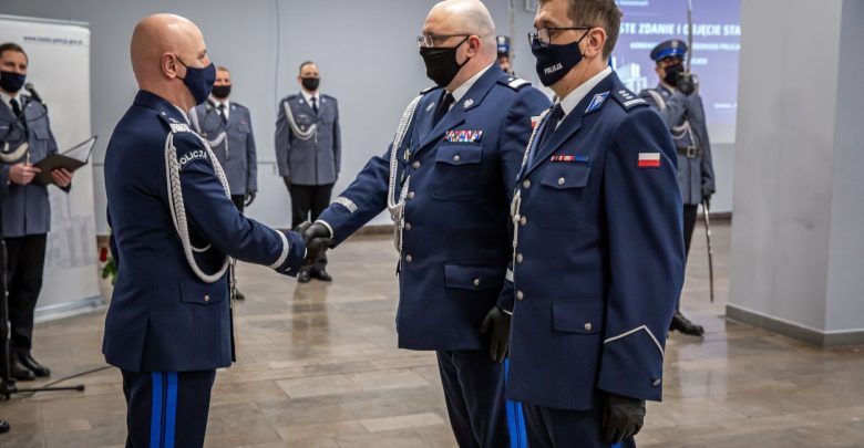 Roman Rabsztyn został już oficjalnie nowym komendantem wojewódzkim śląskiej policji. Zastąpi na tym stanowisku Krzysztofa Justyńskiego, który odchodzi na emeryturę (fot.KWP Katowice)