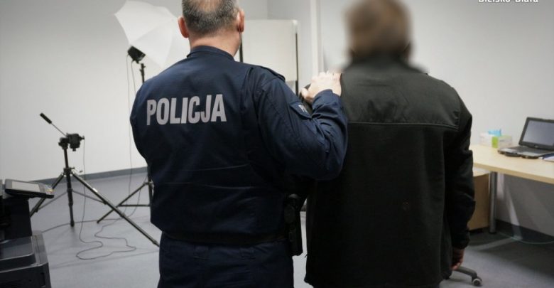 Bielsko: Prawie jak skok stulecia ;). 44-latek ukradł... boczek z wędzarni. Fot. Śląska Policja