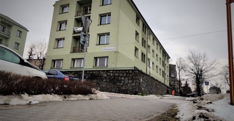 Mikołów: miał 3 promile, wjechał w samochody na parkingu. Fot. KPP Mikołów