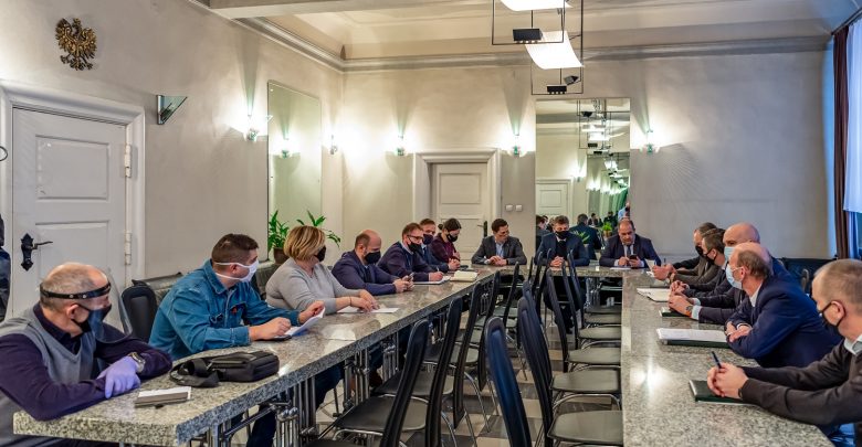 Bytom: Prezydent spotkał się z mieszkańcami Miechowic w sprawie szkód górniczych (fot.UM Bytom)