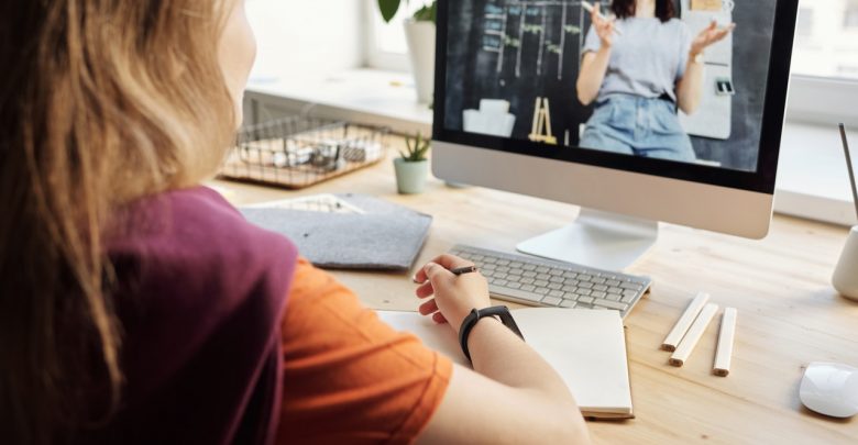 Oświata od 1 lutego. Jakie są zmiany? O czym muszą wiedzieć uczniowie i rodzice? (fot.pexels.com)
