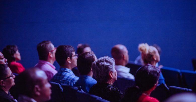Pomimo zgody na otwarcie w ścisłym reżimie sanitarnym, z takiej możliwości na pewno w najbliższym czasie nie skorzystają duże sieci kinowe jak Multikino czy Helios (fot.pexels.com)