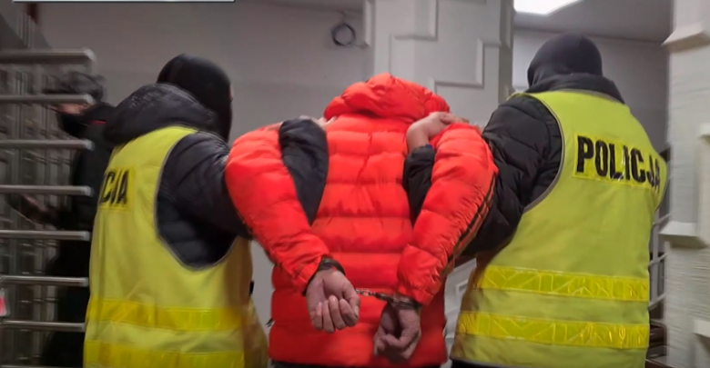 "Tulipan" w rękach policjantów. Oszukał kobietę na prawie 270 tys. złotych (fot.policja.pl)