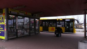 Wojna o kultowy kiosk przy dworcu w Mysłowicach. Może zniknąć po 25 latach, bo ma tu powstać parking dla rowerów
