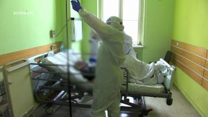 Studenci medycyny na pomoc w walce z koronawirusem. Wojewoda śląski zwrócił się do władz Śląskiego Uniwersytetu Medycznego o przygotowanie listę studentów-ochotników do pomocy przy opiece nad pacjentami chorymi na COVID