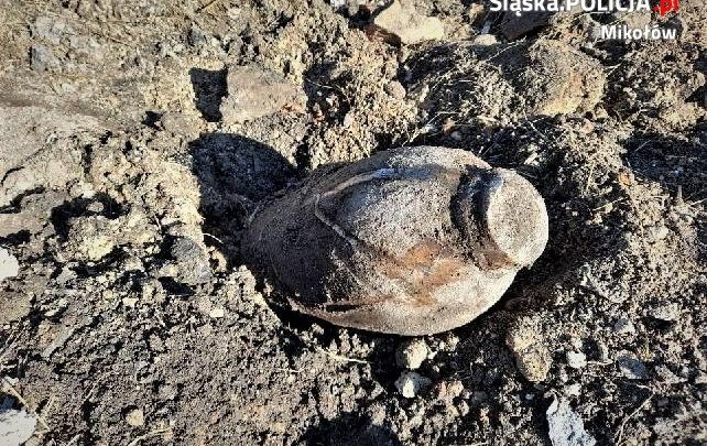 TRZY niewybuchy w jeden dzień! Chwile grozy w Łaziskach i Mikołowie. Fot. Śląska Policja