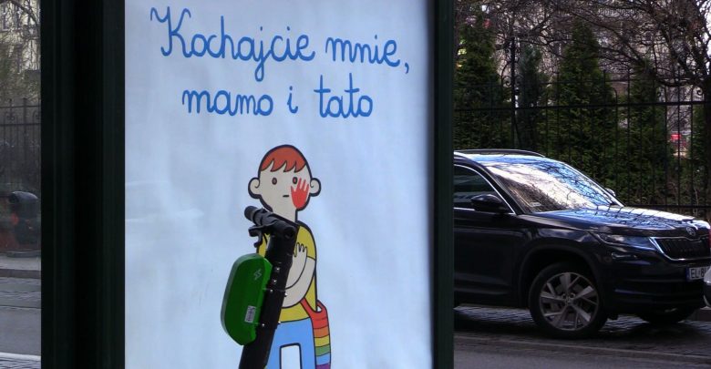 Tęczowe plakaty pojawiły się na Śląsku. To akcja skierowana to rodziców osób LGBT+