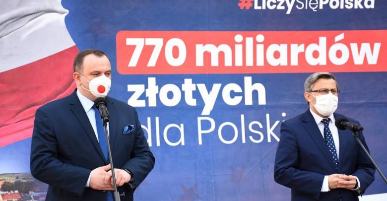 Fundusze przyczynią się do dalszego rozwoju regionu – mówili zgodnie marszałek województwa śląskiego Jakub Chełstowski oraz wojewoda śląski Jarosław Wieczorek (fot. slaskie.pl)