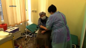 Trwają przygotowania do uruchomienia powszechnych punktów szczepień. NFZ kończy ustalenia z samorządami