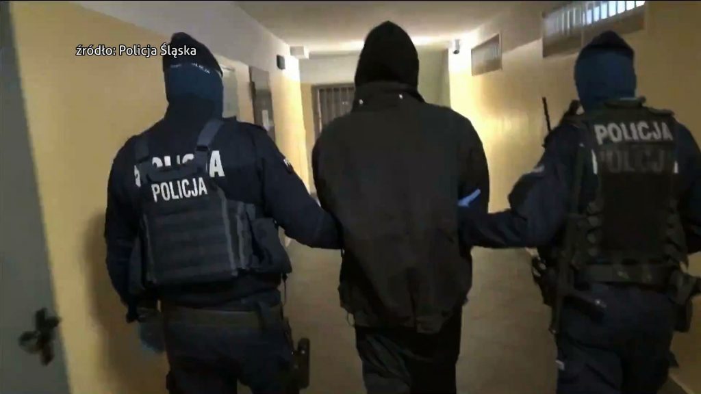 Policjanci zatrzymali 19 członków zorganizowanej grupy przestępczej wśród nich byli obywateli Ukrainy i Białorusi. Oszukali oni kilkaset osób na ponad półtora miliona złotych
