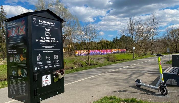Rybnik: Nie futruj ptoków chlebym! Skorzystaj z ptasiego bufetu (fot.UM Rybnik)